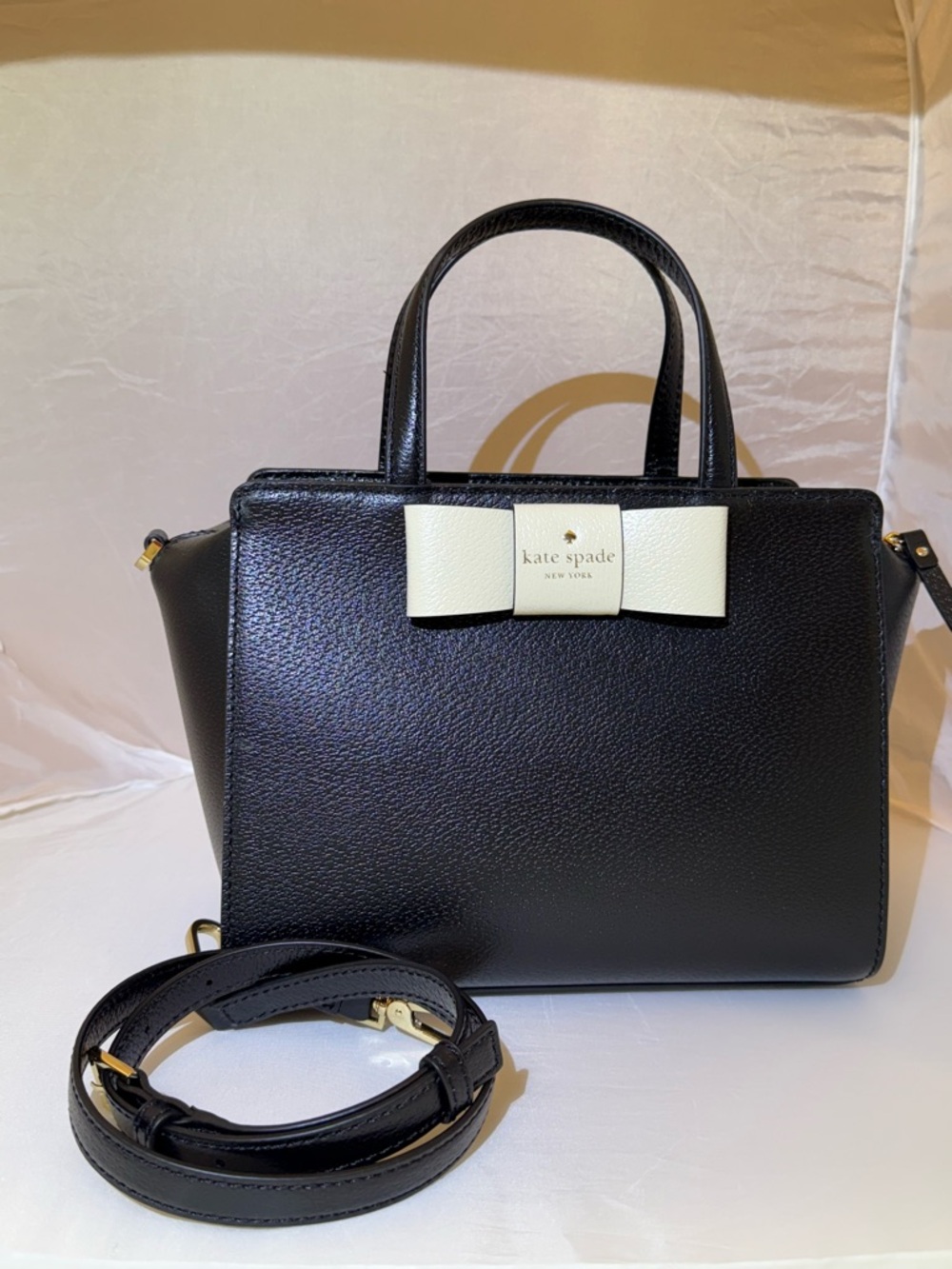 Kate Spade Black Leather Satchel with Cream Bow Accent - Picture 4 of 7